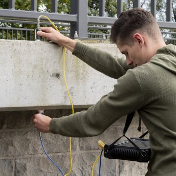 Ultrazvuk v betóne: ako nájsť dutinu, trhlinu a slabé miesto vnútri konštrukcie